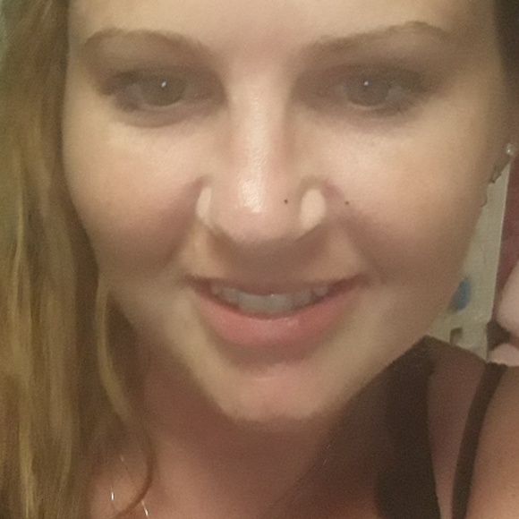 Meet your Posher, Anndrea - Picture 3 of 5